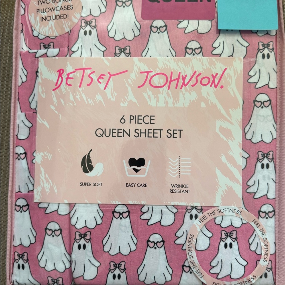 Betsey Johnson Pink Ghost Queen Sheet Set